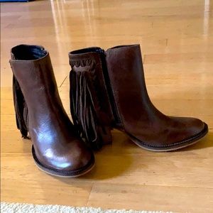 Dingo Fringe Boots